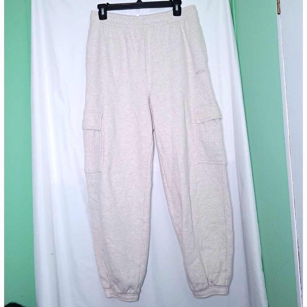 Aritzia Women's Beige Mega Fit Sweatfleece Cozy Fleece Cargo Joggers Medium